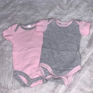 Onesie set (3 for $10)